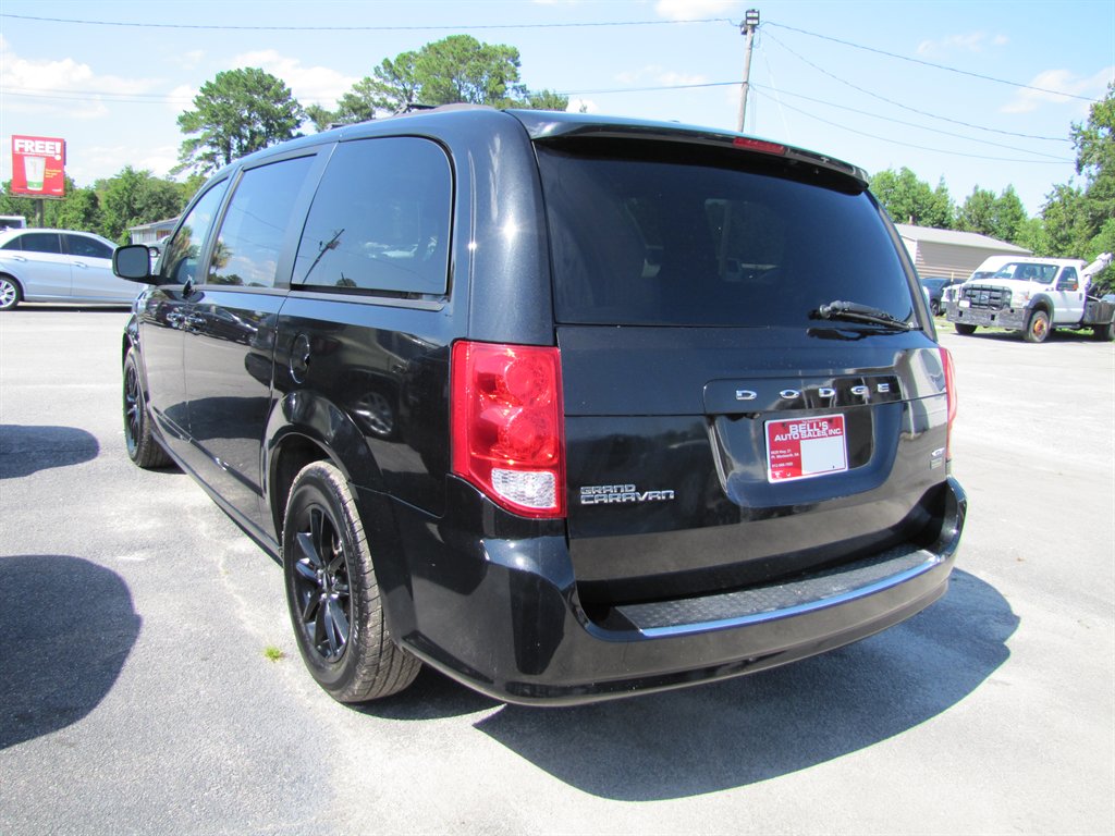 2019 Dodge Grand Caravan - $8,995