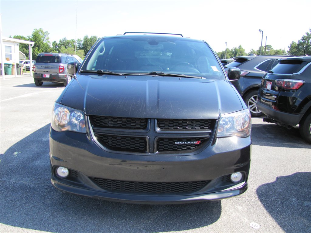 2019 Dodge Grand Caravan - $8,995