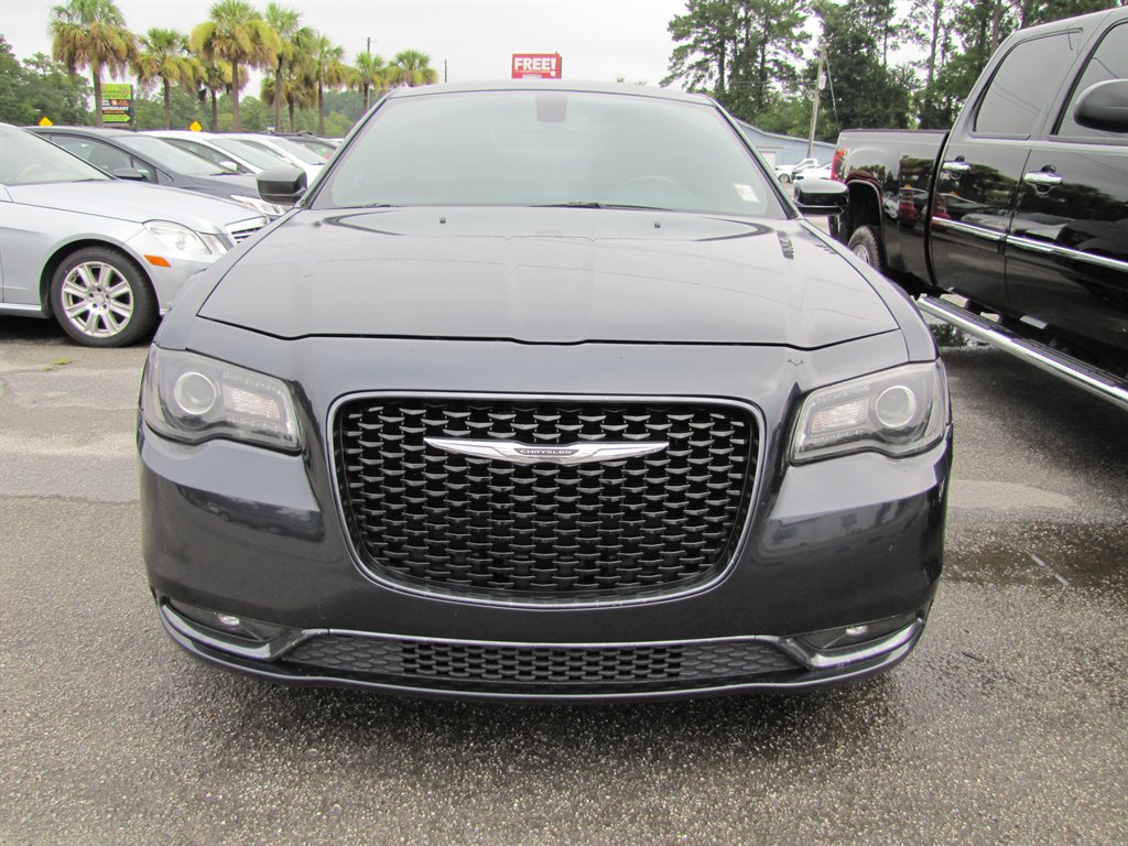 2018 Chrysler 300 - $12,995