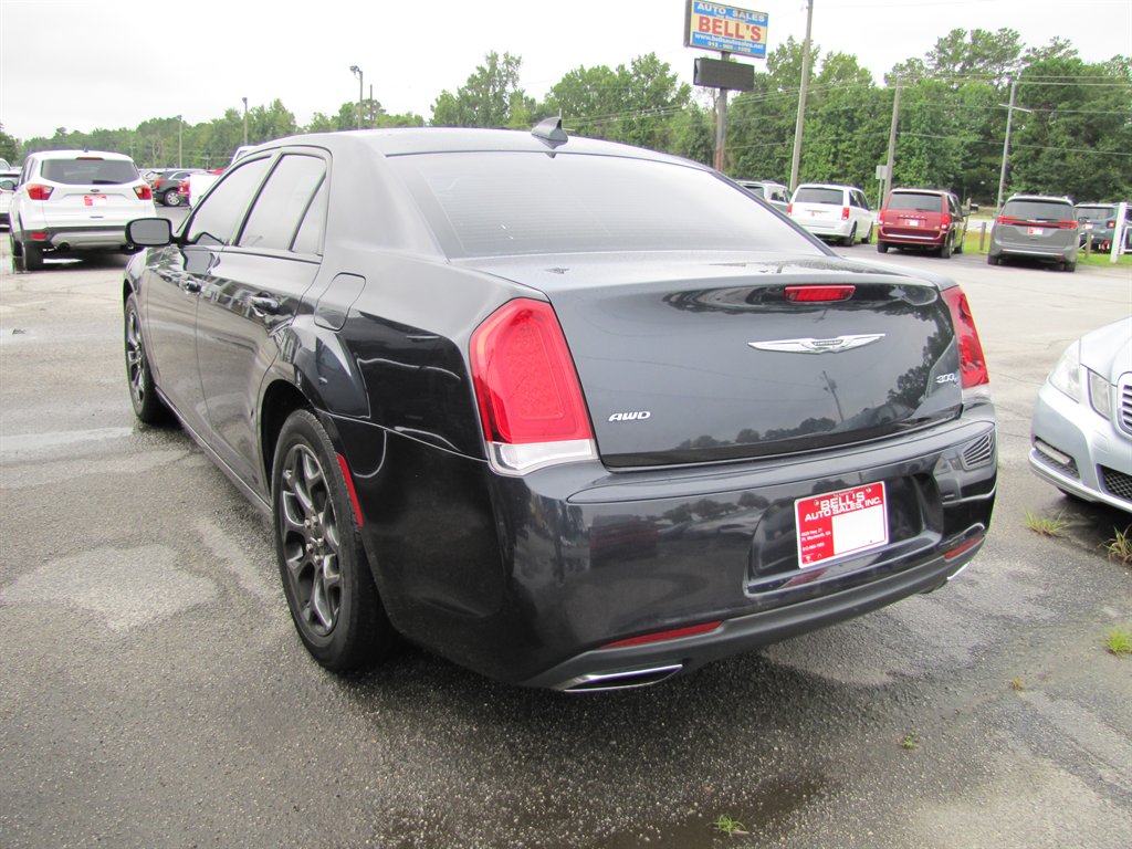 2018 Chrysler 300 - $12,995