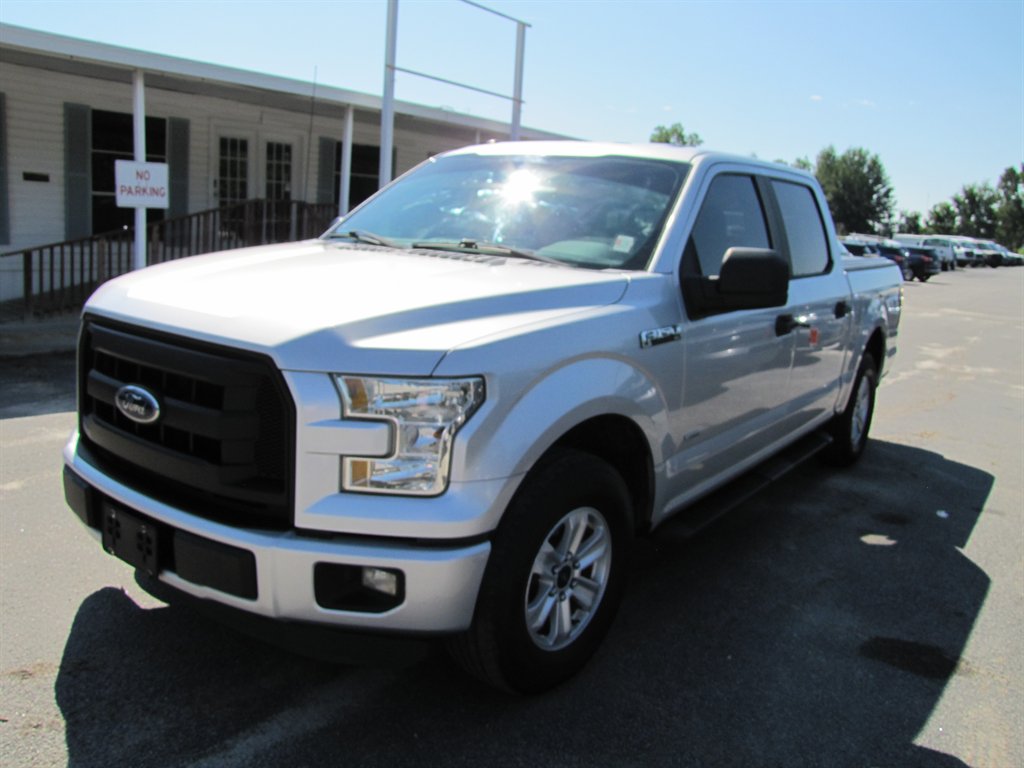 2015 Ford F-150 - $14,995