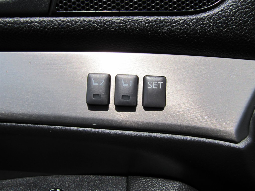2013 INFINITI G - $10,995