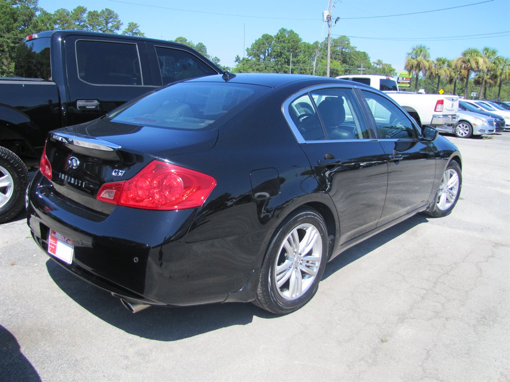 2013 INFINITI G - $10,995
