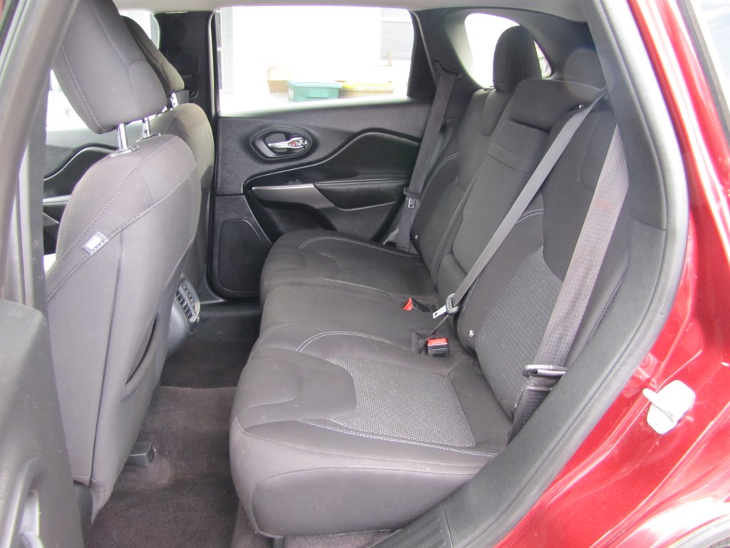 2019 Jeep Cherokee - $9,995