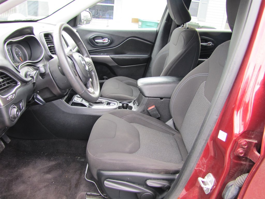 2019 Jeep Cherokee - $9,995