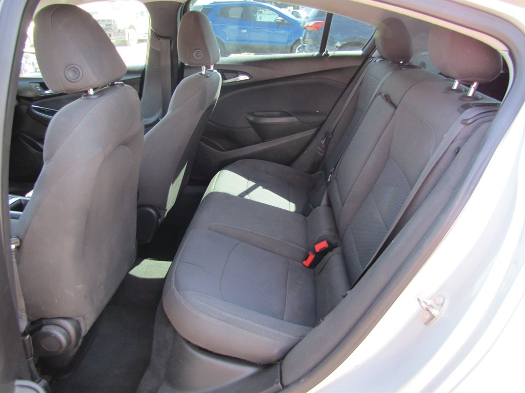 2019 Chevrolet Cruze - $8,995