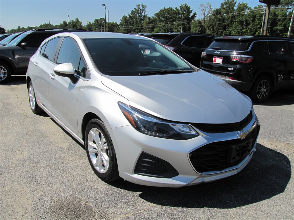 2019 Chevrolet Cruze - $8,995
