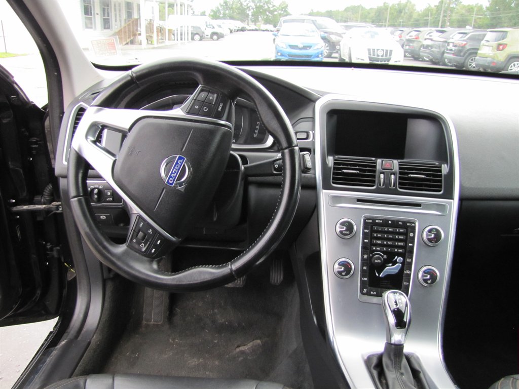 2017 Volvo XC60 - $8,995