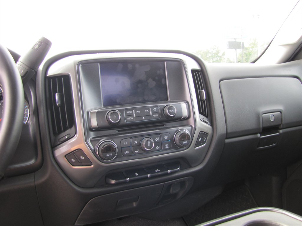 2018 Chevrolet Silverado - $17,995