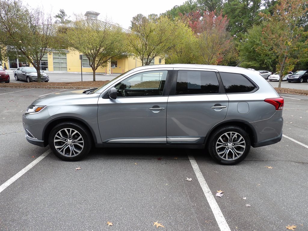 2016 Mitsubishi Outlander ES