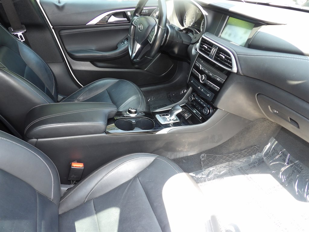 2018 INFINITI QX30