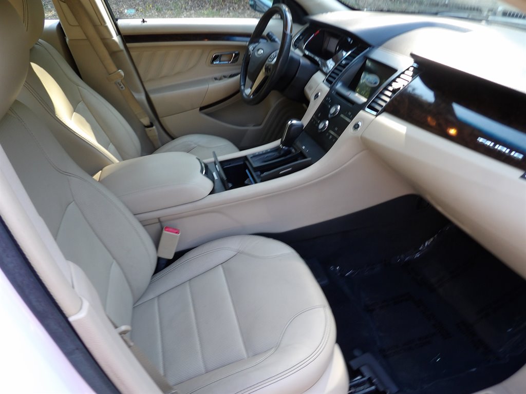 2016 Ford Taurus
