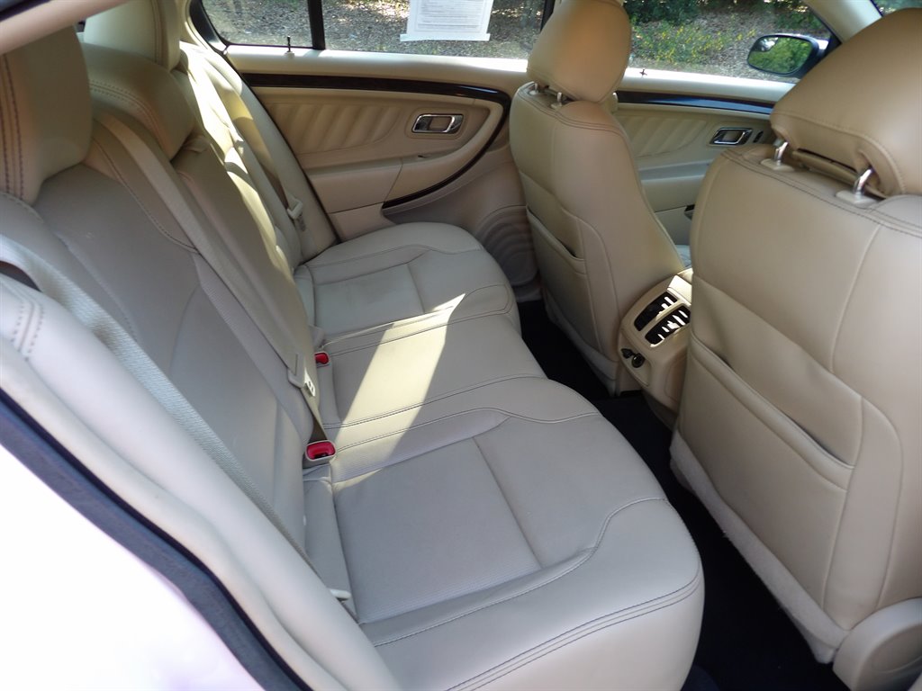 2016 Ford Taurus