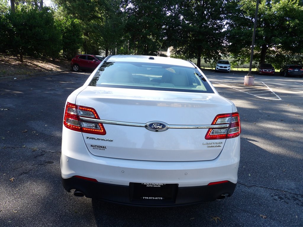 2016 Ford Taurus