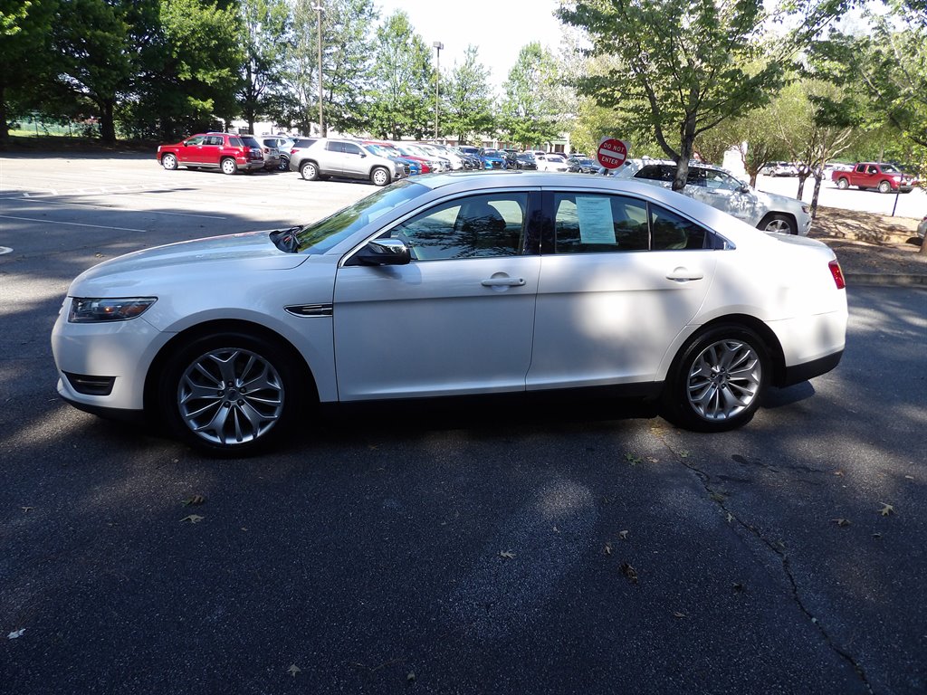 2016 Ford Taurus