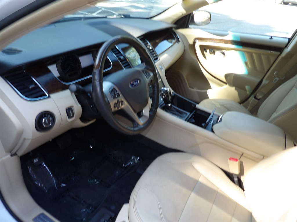 2016 Ford Taurus