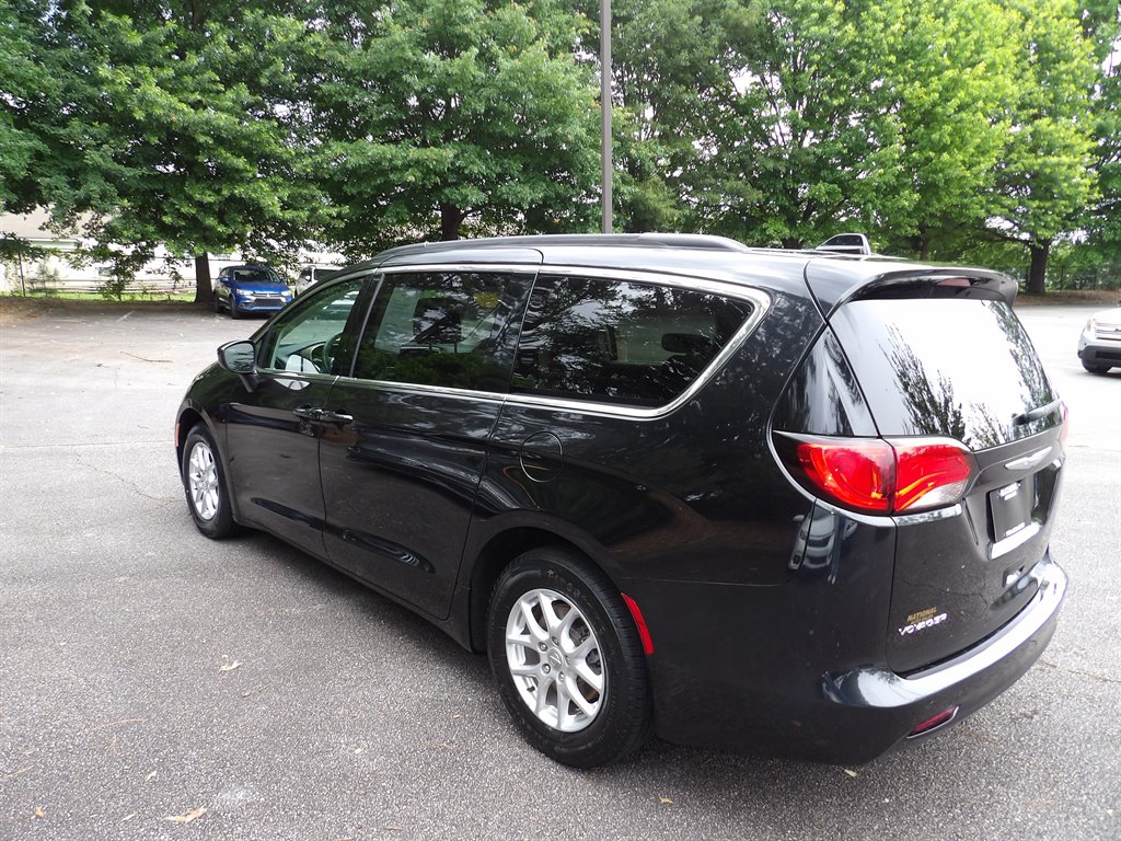 2020 Chrysler Voyager