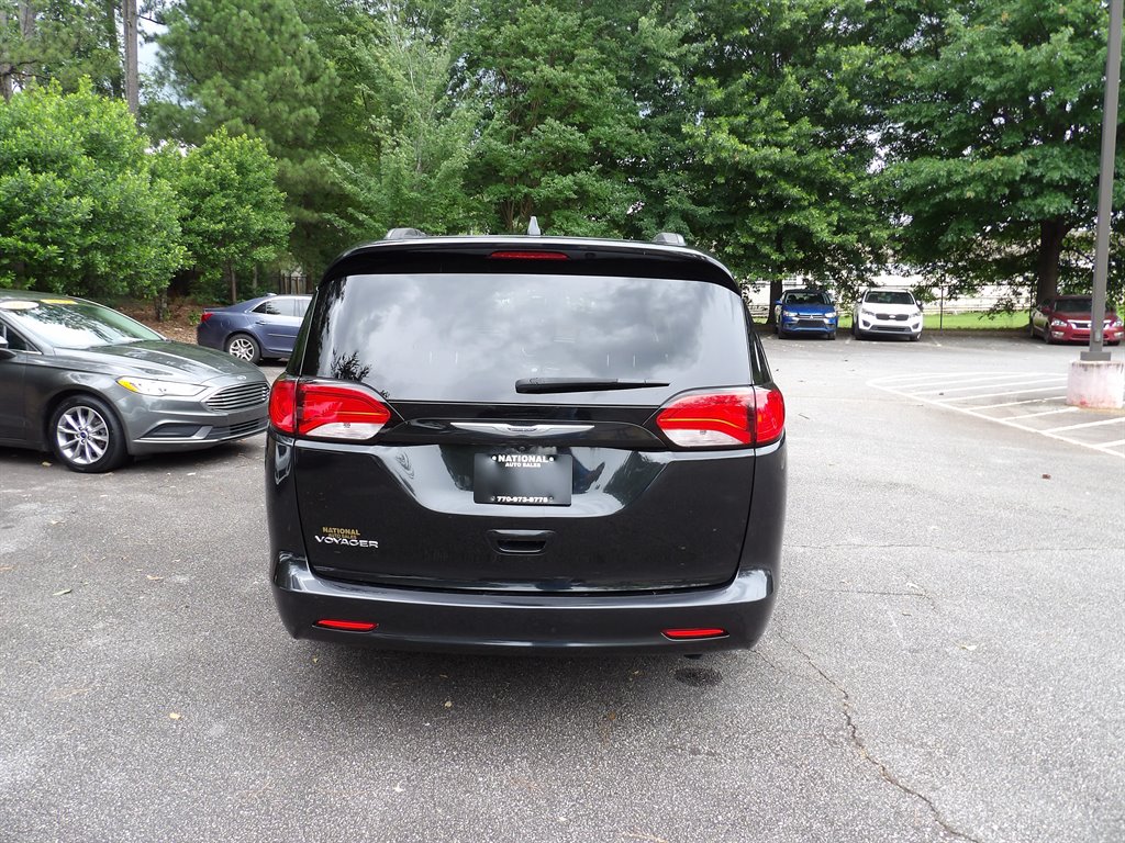 2020 Chrysler Voyager