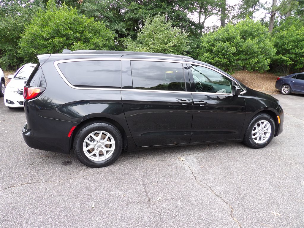 2020 Chrysler Voyager