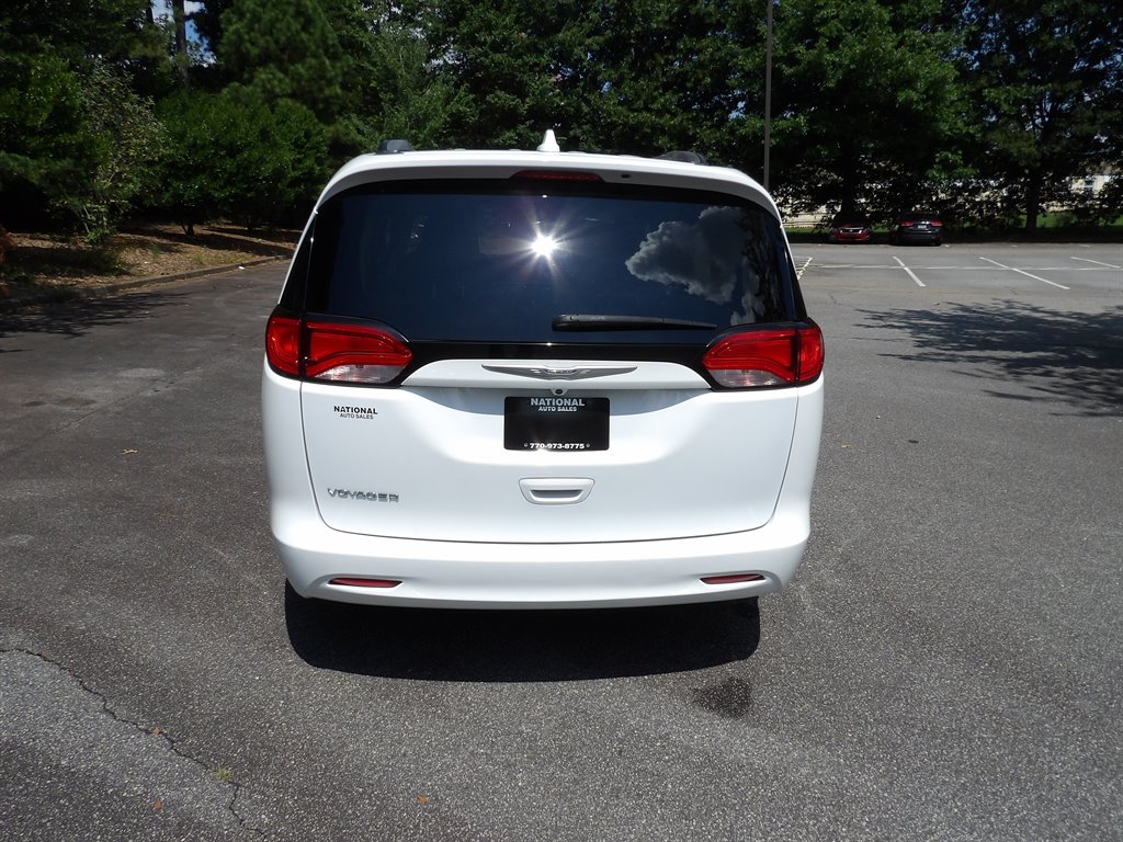 2020 Chrysler Voyager