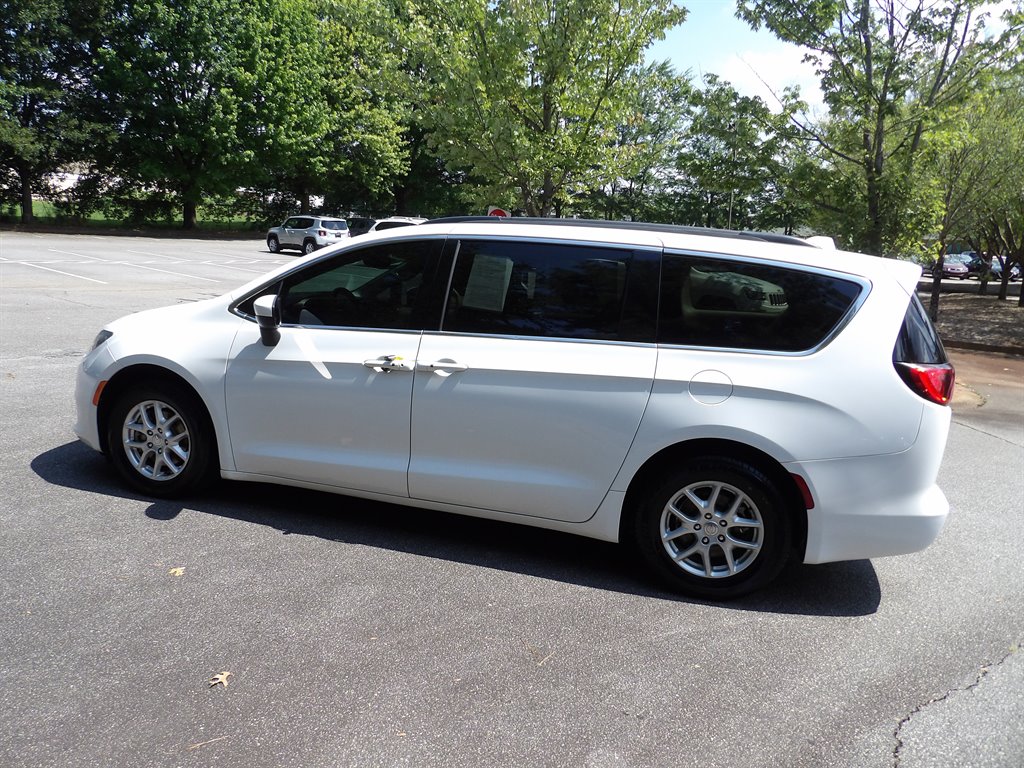 2020 Chrysler Voyager