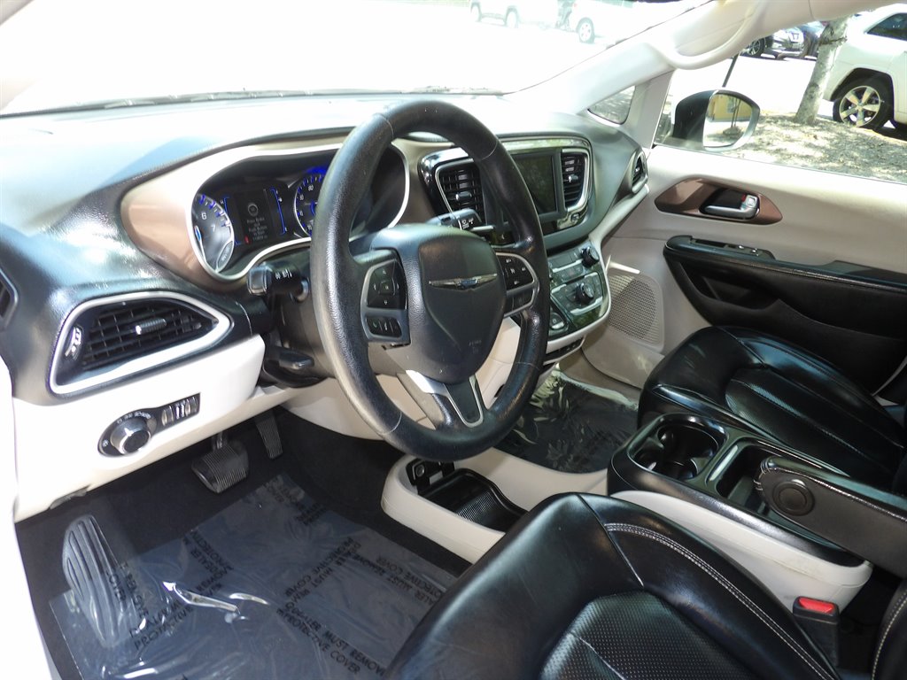 2020 Chrysler Voyager