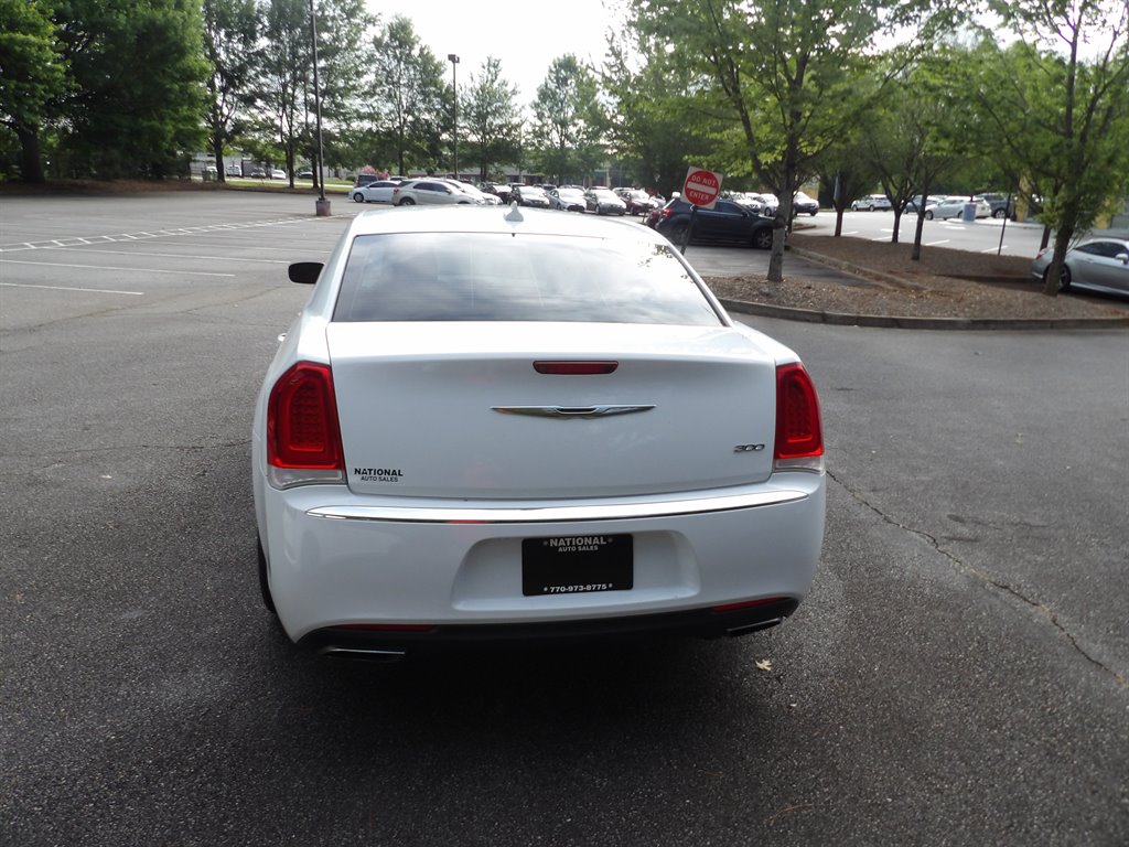 2016 Chrysler 300