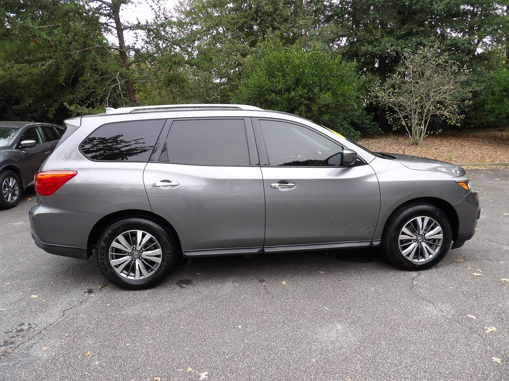 2020 Nissan Pathfinder