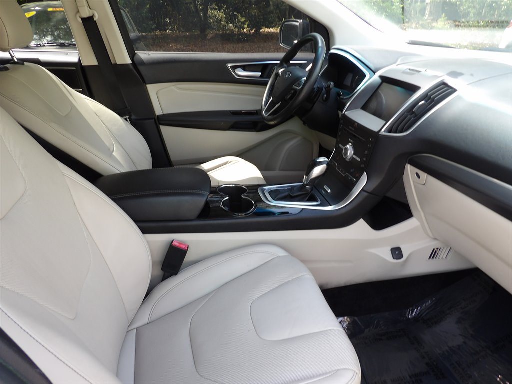 2017 Ford Edge