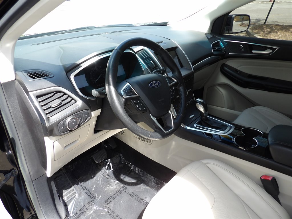 2017 Ford Edge