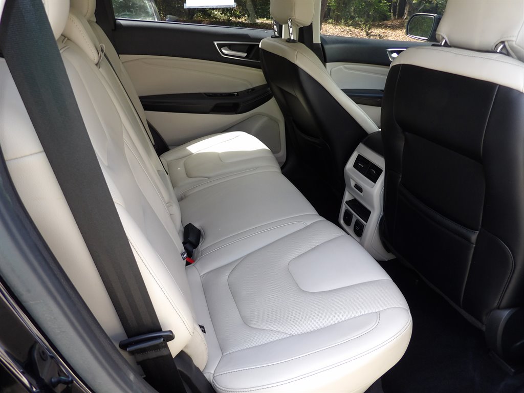 2017 Ford Edge